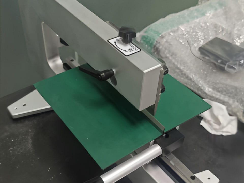 MF 220 210 pcb cutting machine MF 220 210 pcb cutting machine